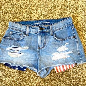 Old Navy boyfriend distressed boyfriend shorts. Stars and Stripes pocket detail